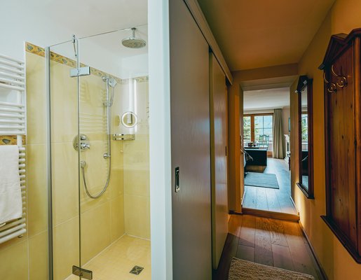Junior Suite Ansicht mit Bad