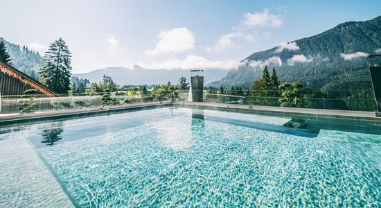 Ein großer Dachpool im Hotel.